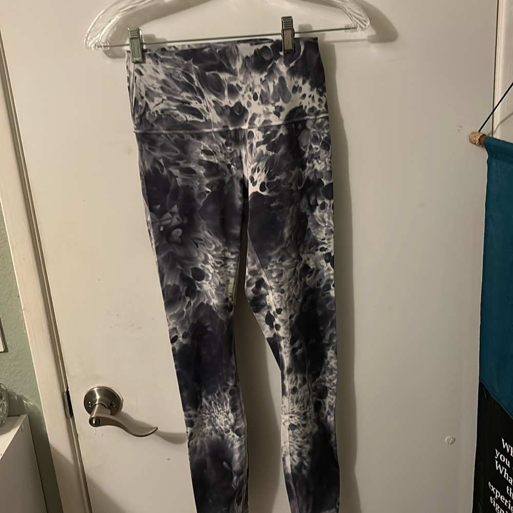 Lululemon legging size 4
